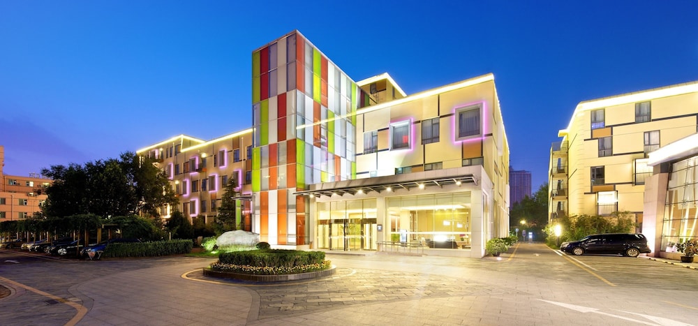 Mercure Beijing Downtown 64/71