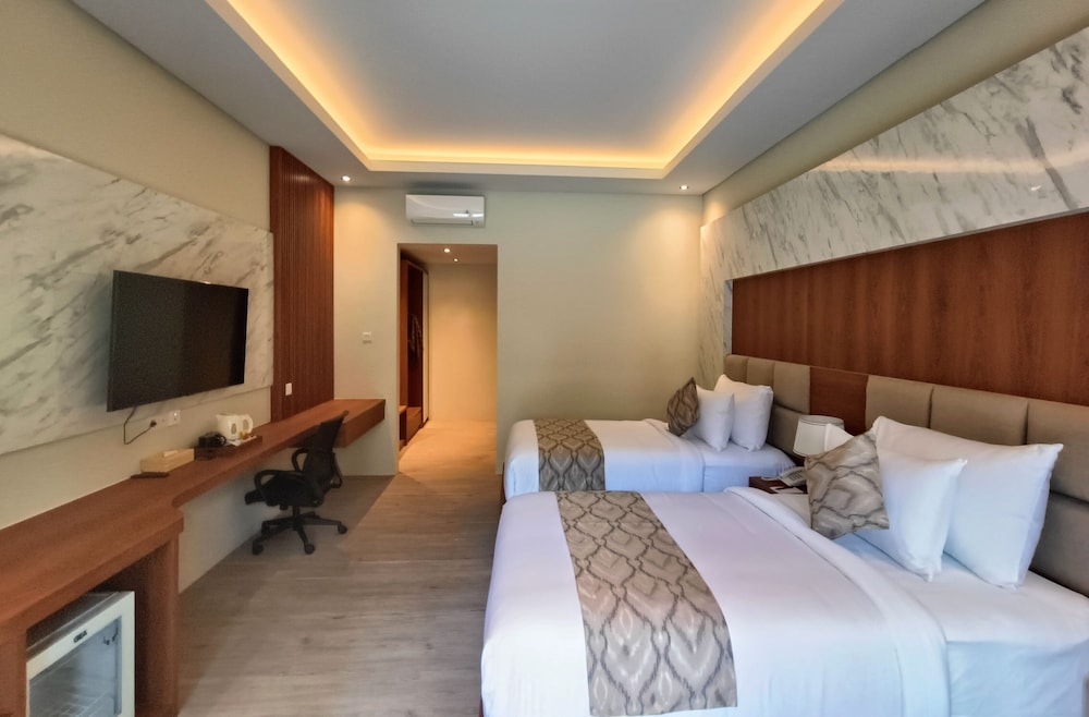 DELUXE, TWIN BEDS