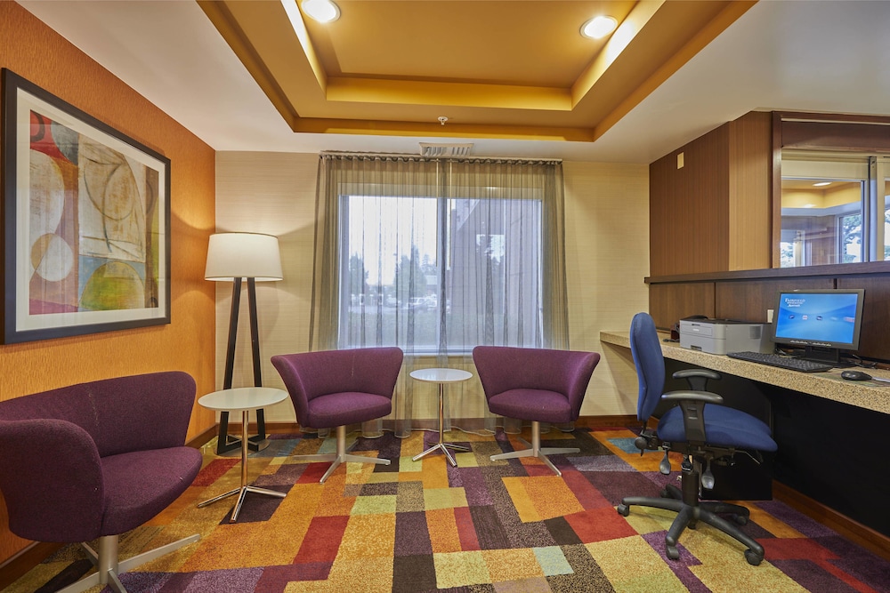 Fairfield Inn Suites By Marriott Burlington 18/32