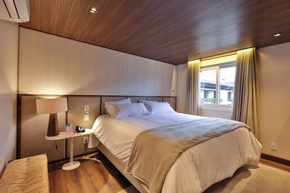 SUITE, WITH VIEW