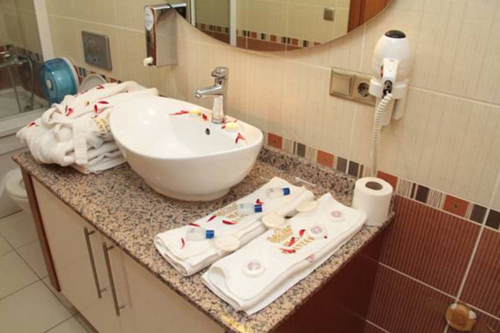 Bc Burhan Cacan Hotel Spa 41/44