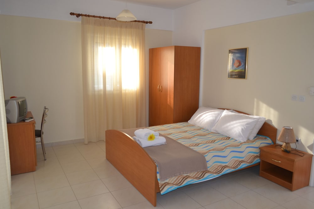 Pavloudis Apartments 8/50
