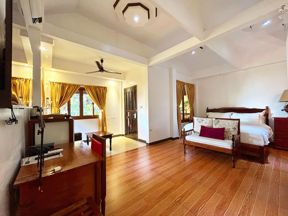 Casita, Premier, King Bed