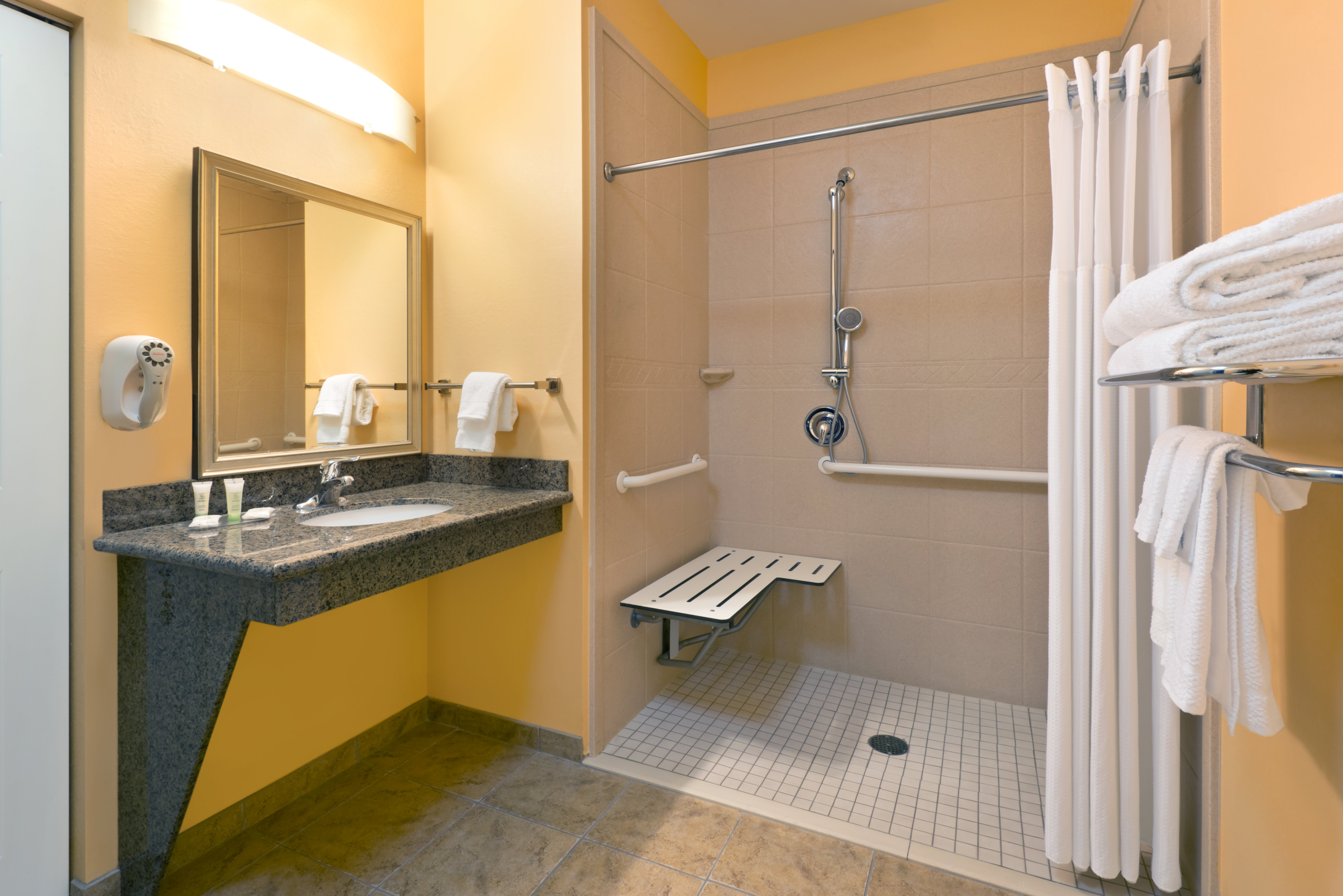 Staybridge Suites Tucson Airport 65/67