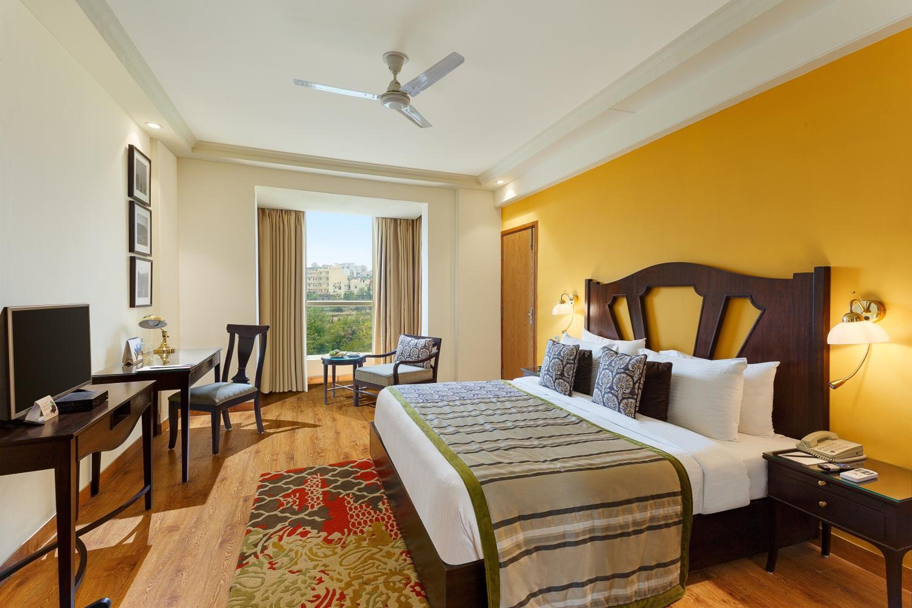 2 Bedrooms, Apartment, Garden or Hill View