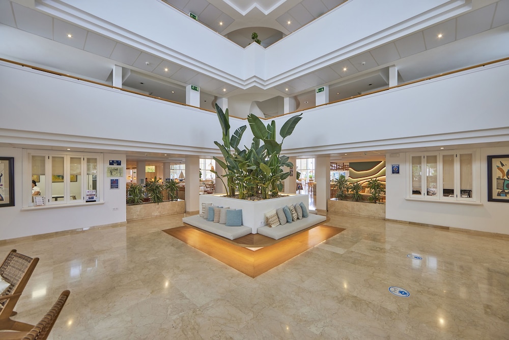 Ponent Mar Aparthotel 5/62