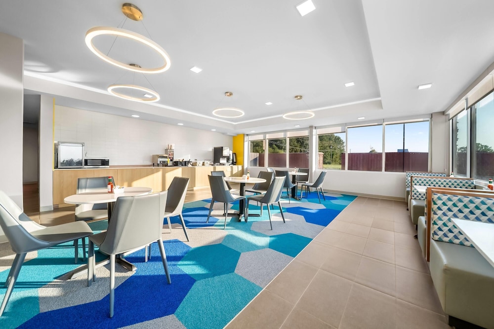 Microtel Inn and Suites by Wyndham Prattville Montgomery 32/50