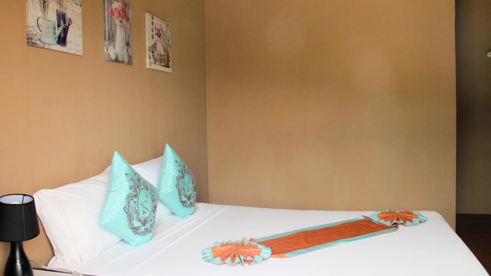 HOTEL UPHILL COTTAGE 15/30