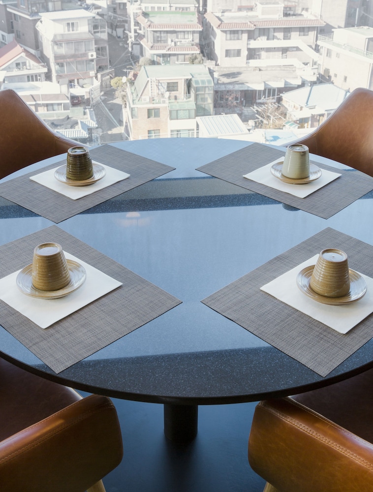 Handpicked Hotel & Collections 27/37