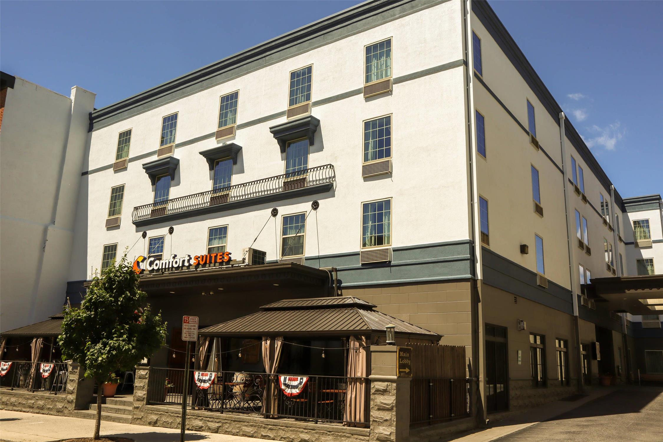 Comfort Suites Downtown Carlisle 3/37