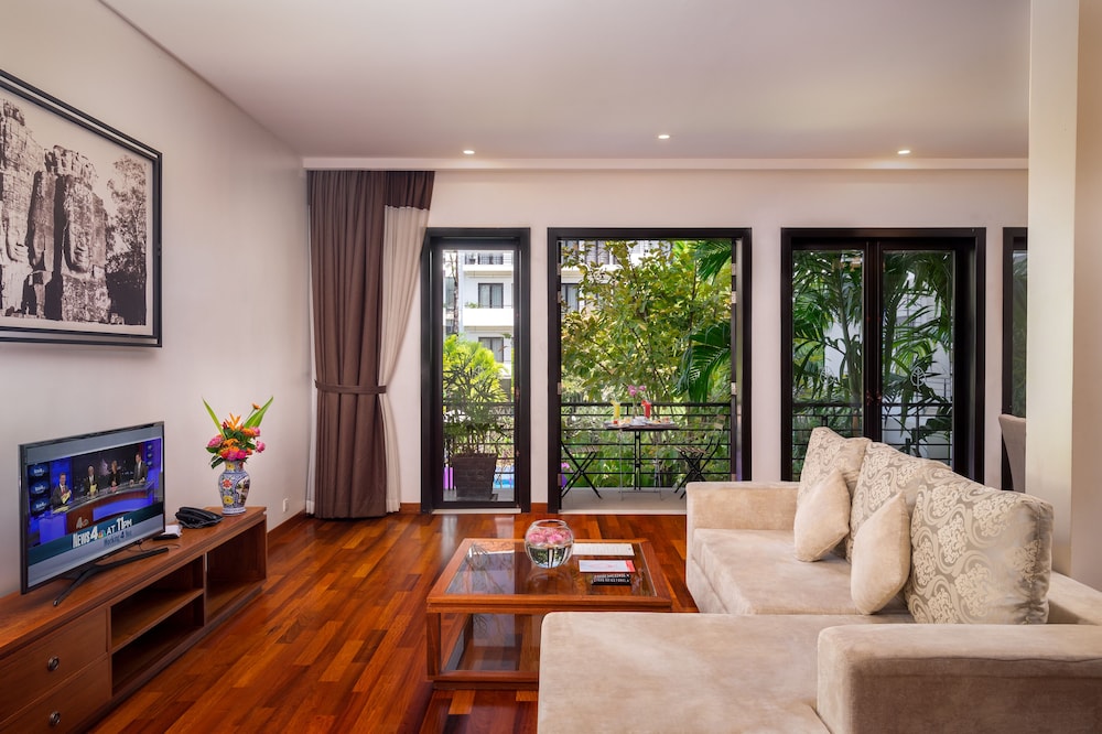 The Koulen Summit Condo 38/66