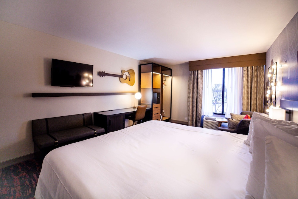 Best Western Plus Music Row 13/80
