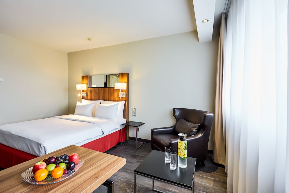 غرفة قياسية بسريرين منفصلين، Radisson Blu Conference Hotel, Dusseldorf 3/6