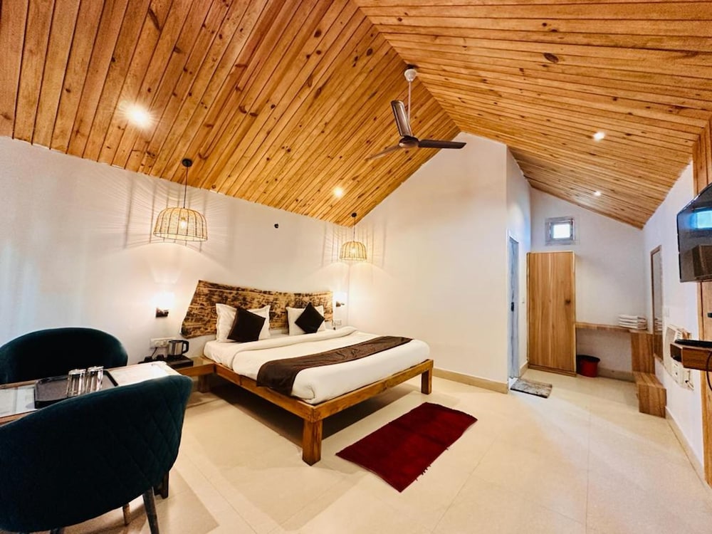 The Corbett View Resort 8/23