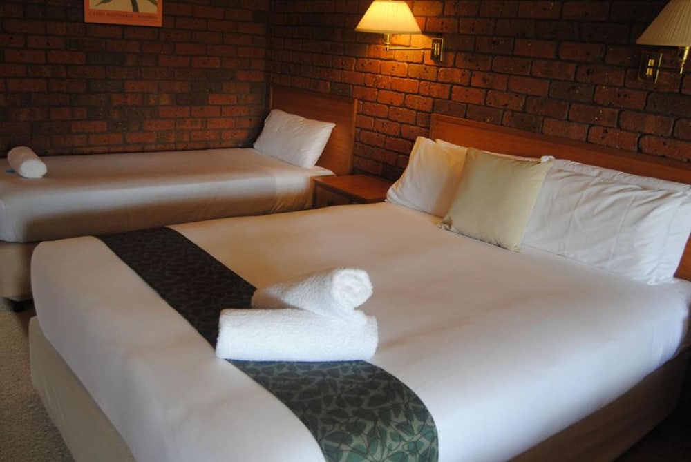 Grange Burn Motel 8/19