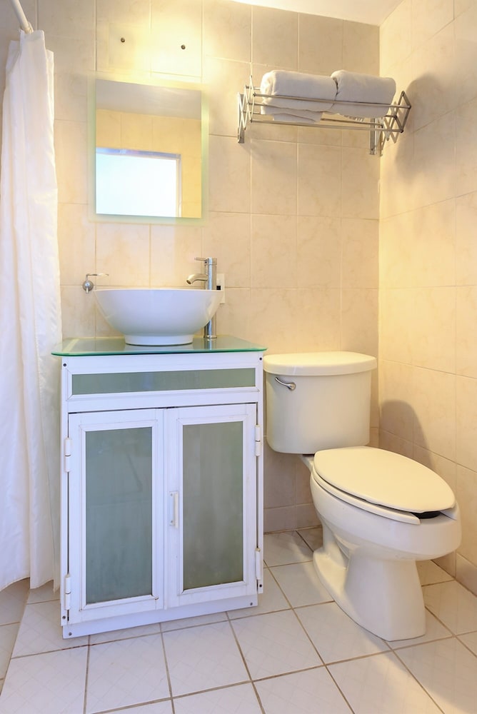 Standard, 2 Double Beds, Capital O Hotel Colon Express Guadalajara 5/5