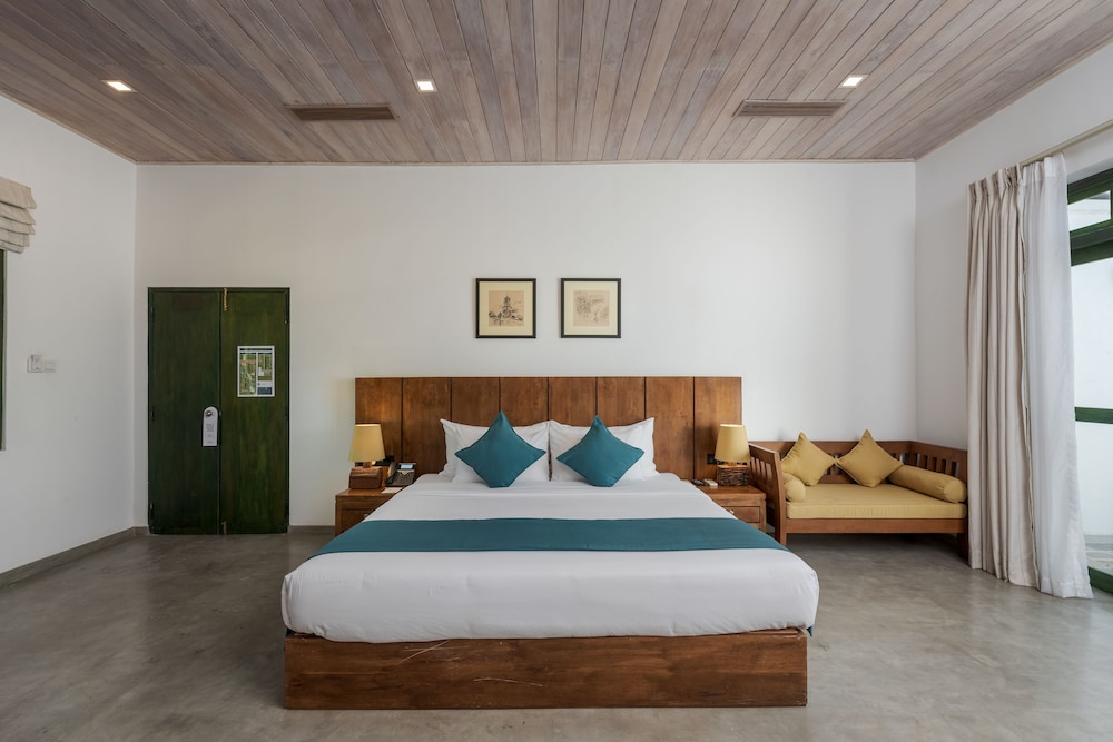 DELUXE, DOUBLE BED