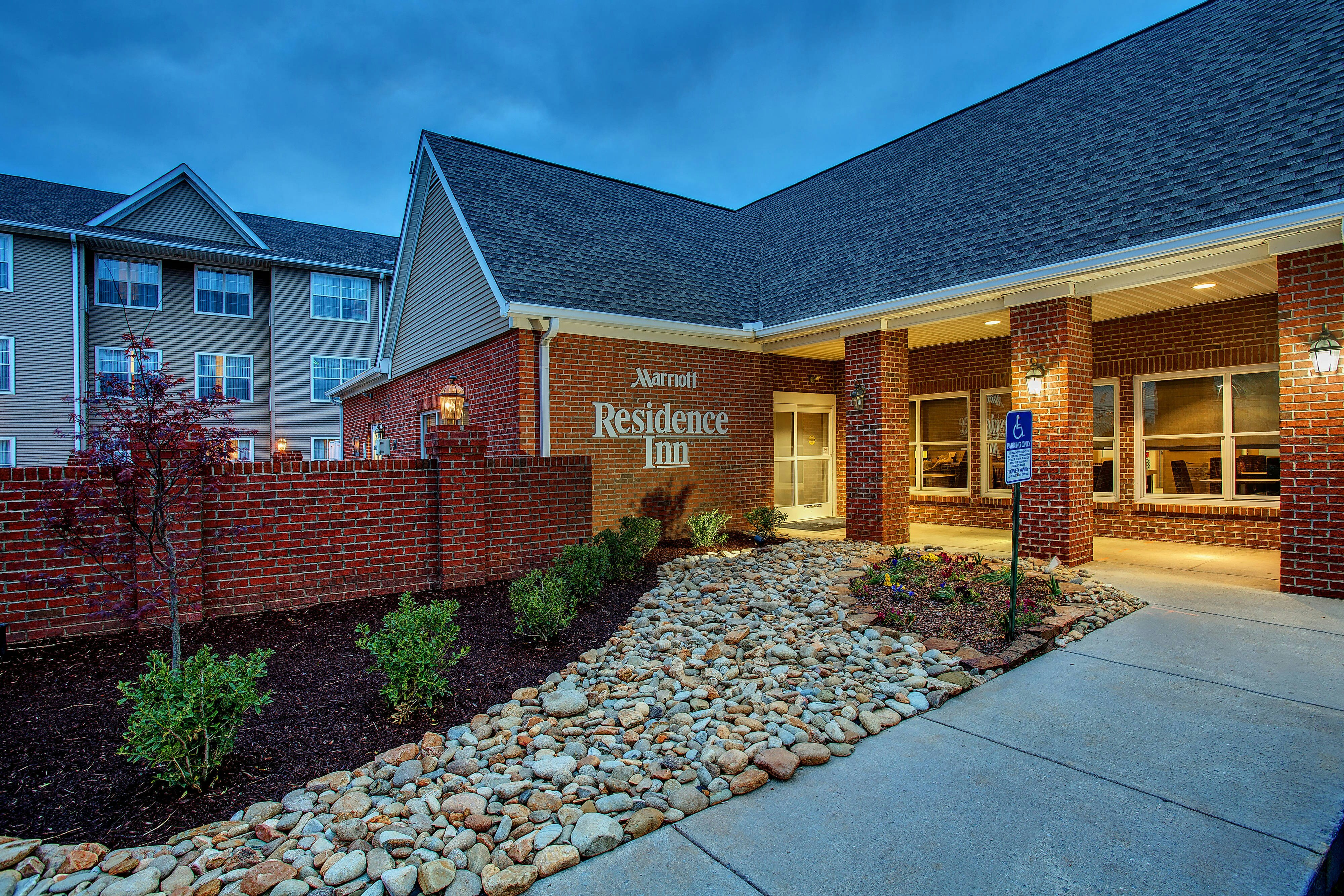 Residence Inn By Marriott Knoxville Cedar Bluff 8/10