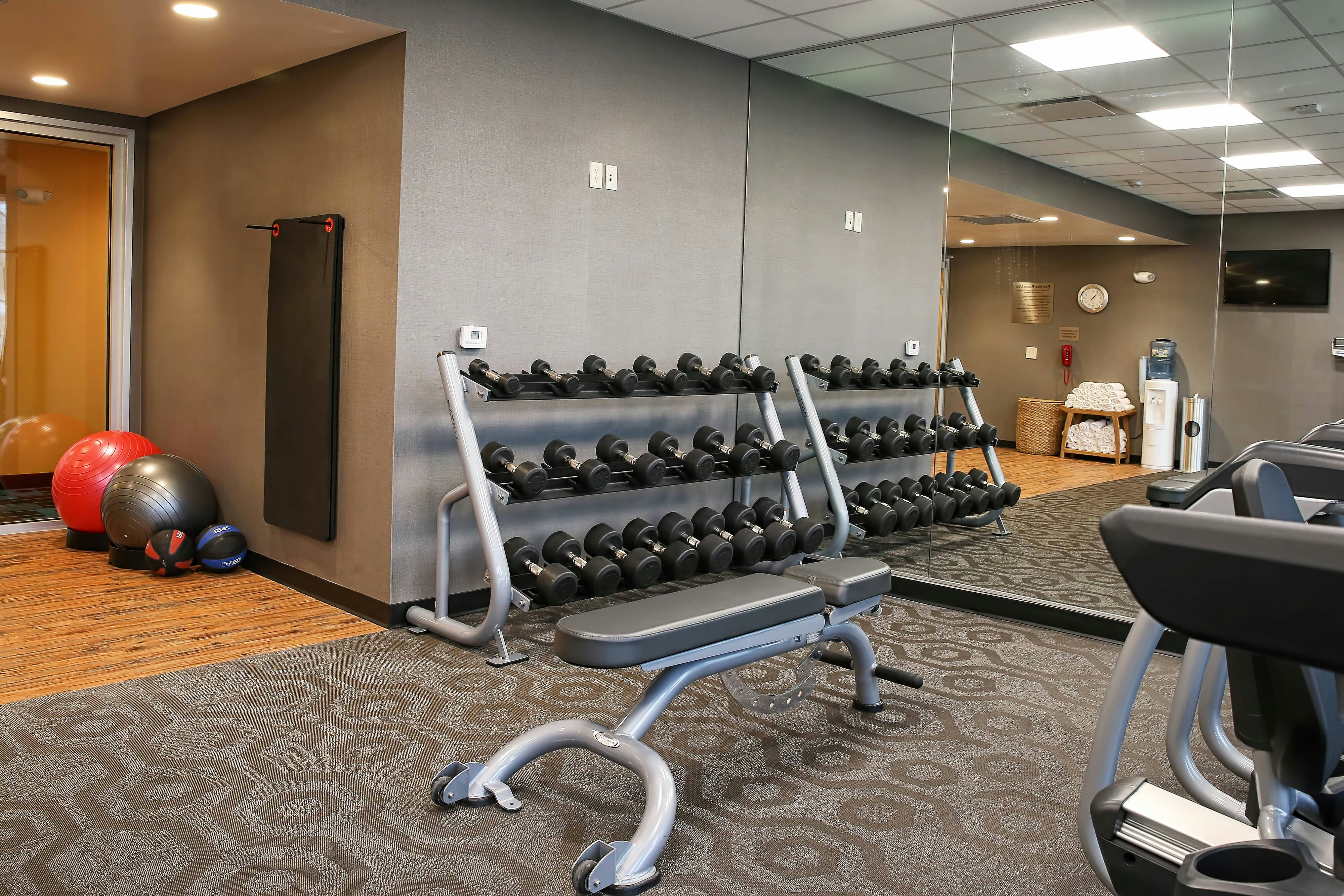 Fairfield Inn Suites By Marriott Madison Verona 20/34