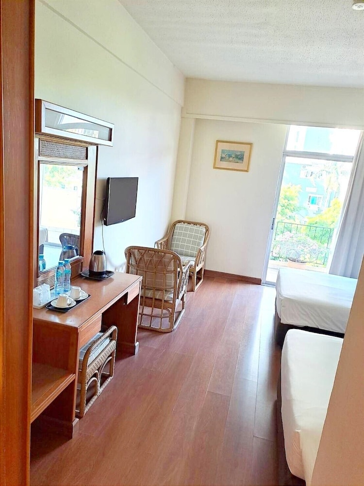 Golden Beach Hotel Pattaya 35/44