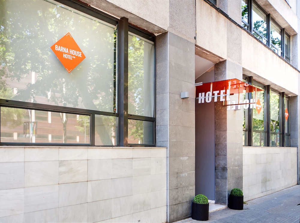 Barna House Hotel 3/50