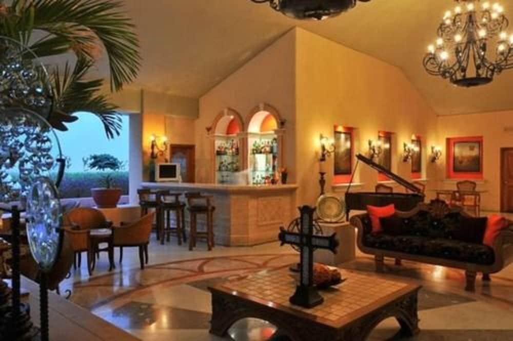 Marina Fiesta Resort and Spa 30/62