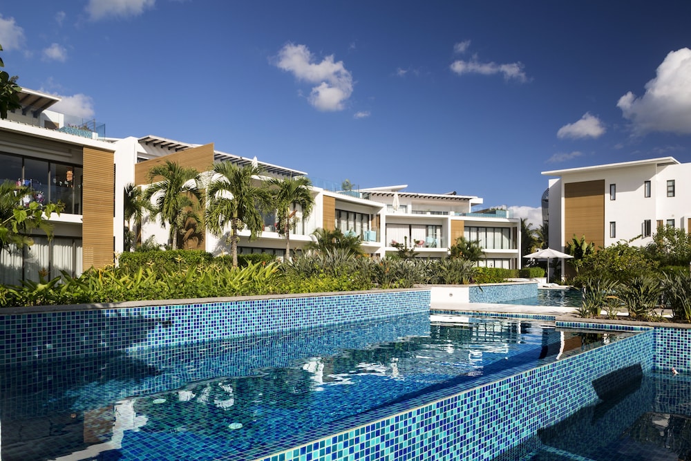 Cap Ouest by Horizon Holidays 4/74