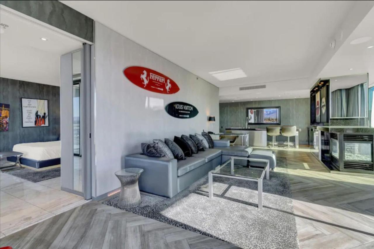 The Adele Palazzo Suite at Palms Place 14/23