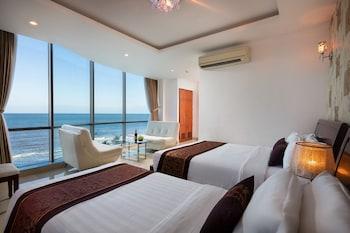 جناح ثلاثي، Corvin Hotel 2/3