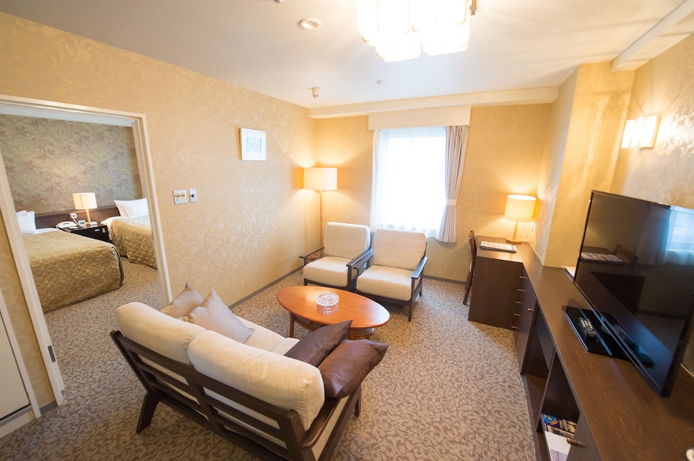 Shizunai Eclipse Hotel 45/61