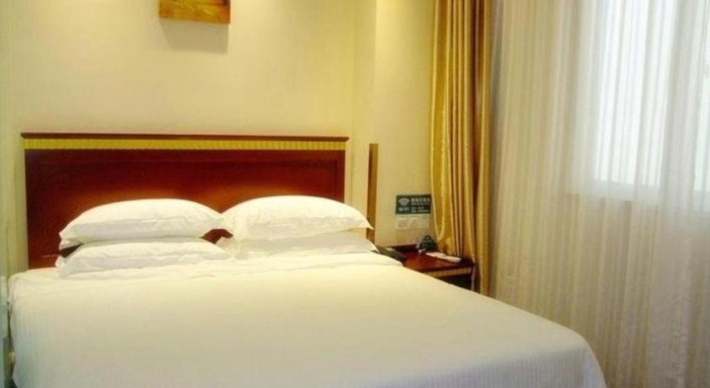GreenTree Inn Yixing Ding Shu JieFang East Road Express Hotel 11/27