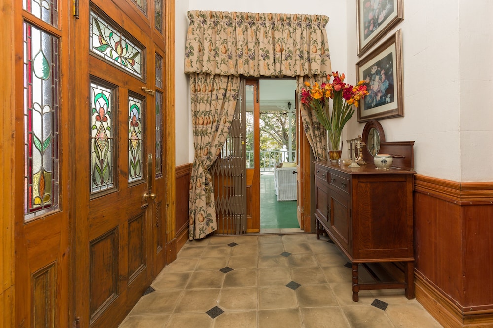 Royston Hall Guesthouse 6/32