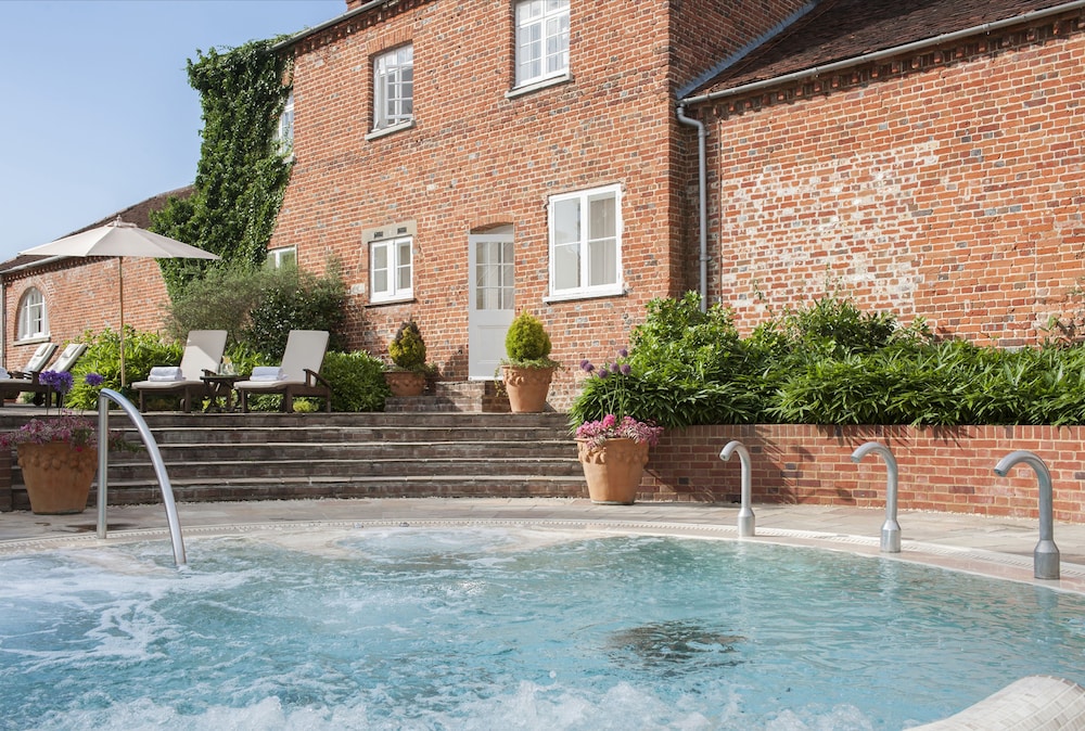 Four Seasons Hotel Hampshire 5/84