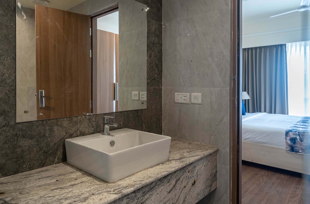 Starlit Suites Newtown Kolkata 20/24