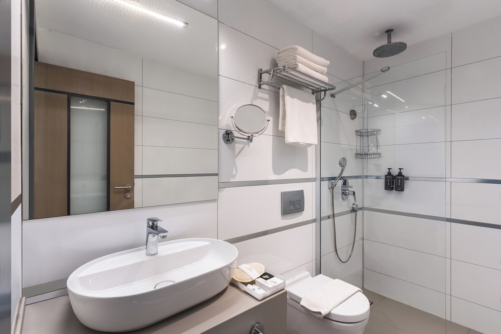 Acropol of Bodrum Beach Hotel 32/36
