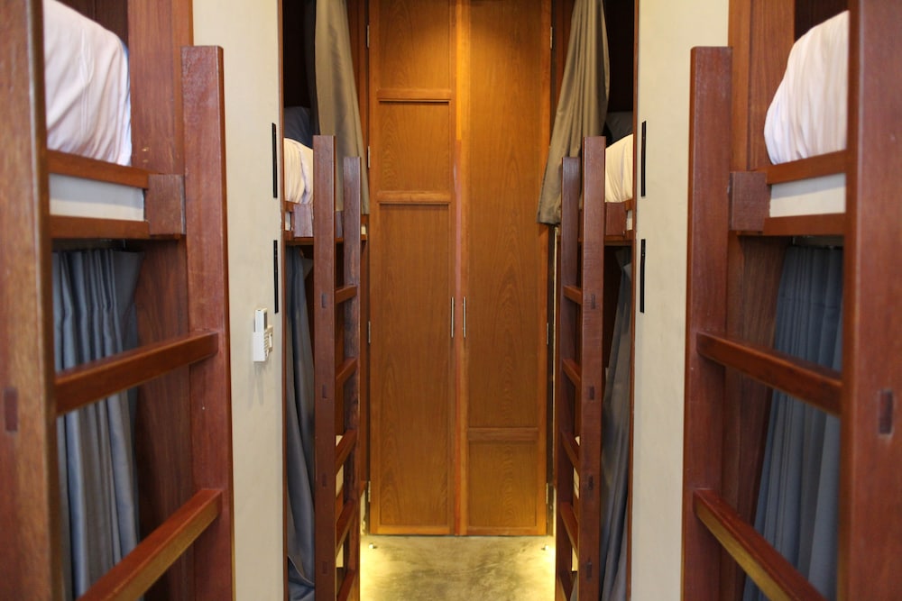 Once Again Hostel 7/80