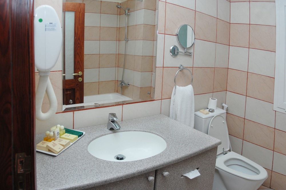 Al Liwan Suites Doha 65/67