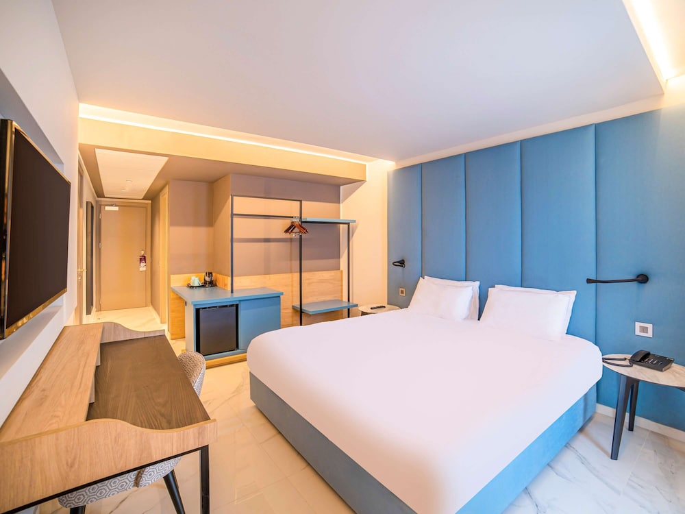 STANDARD, DOUBLE BED, HIGH FLOOR