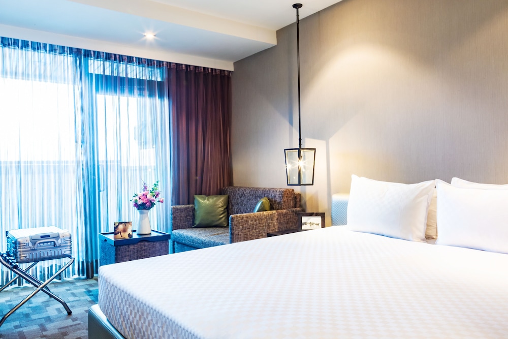 Pacific Business Hotel 16/70