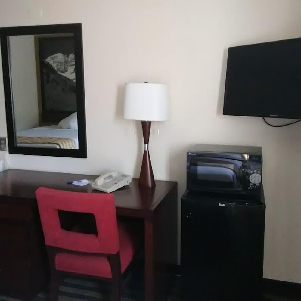 Travelodge By Wyndham Loveland/Fort Collins Area 16/25