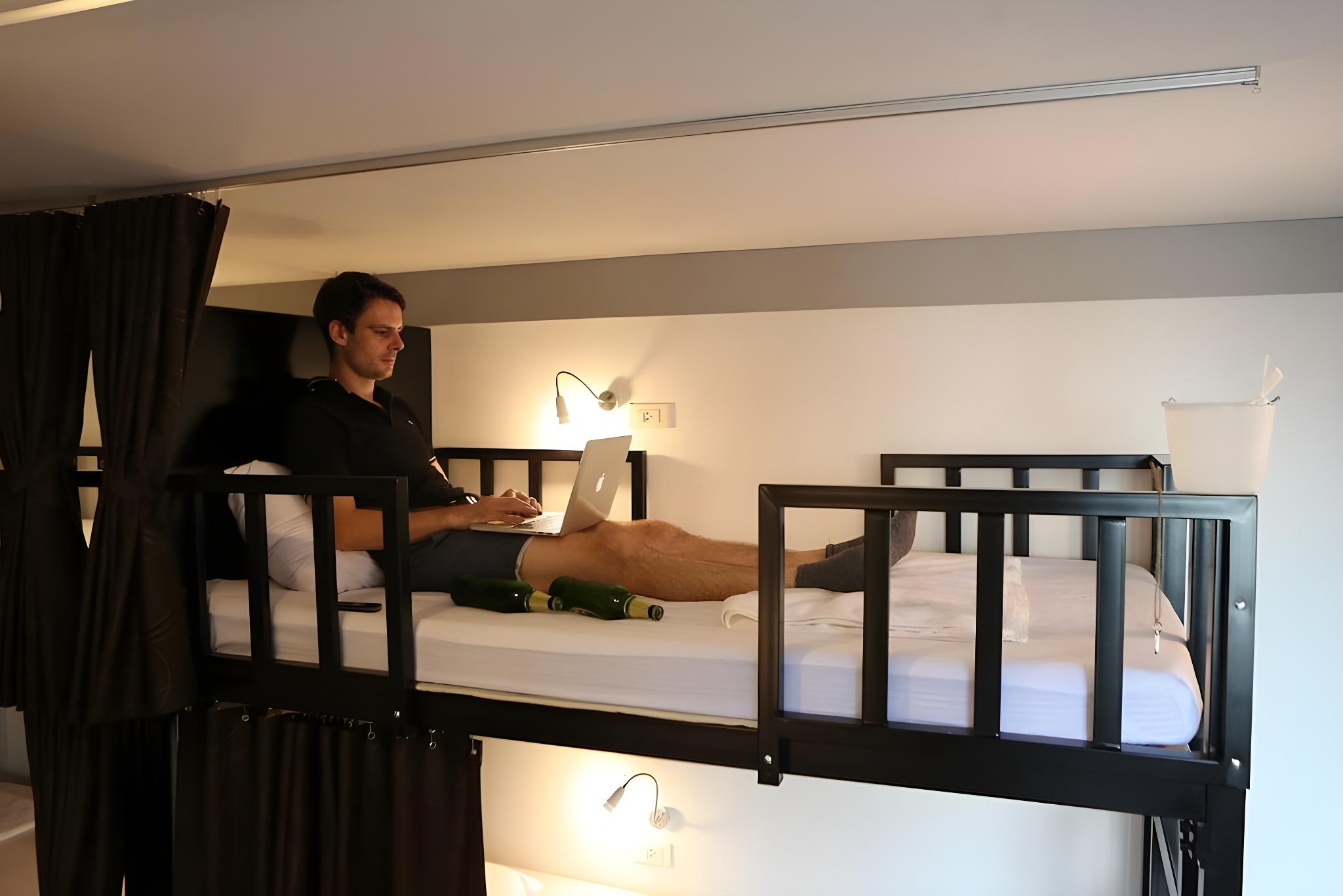 Female Dorm, 10 Beds