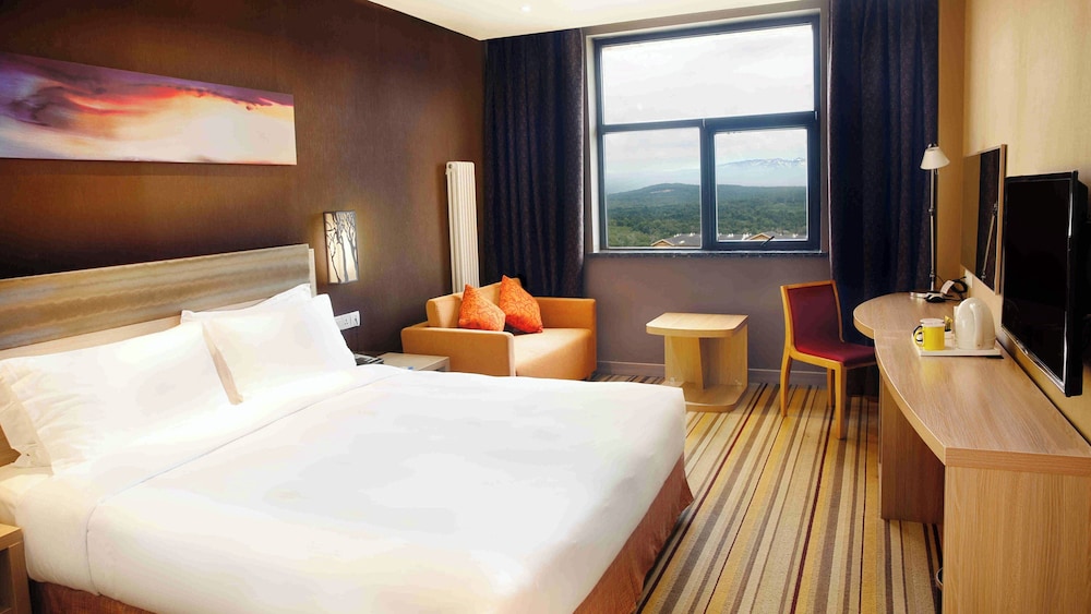 HOLIDAY INN EXPRESS CHANGBAISHAN 12/49