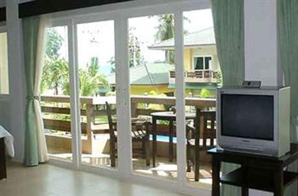 Bacchus Home Resort 61/77