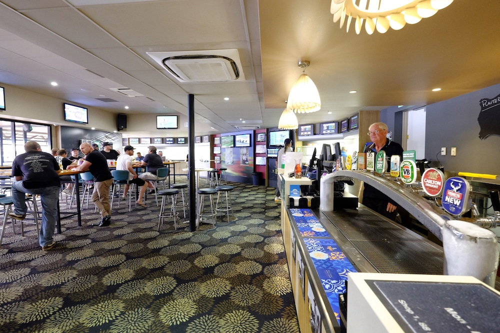 Lakes and Ocean Hotel Forster 31/40