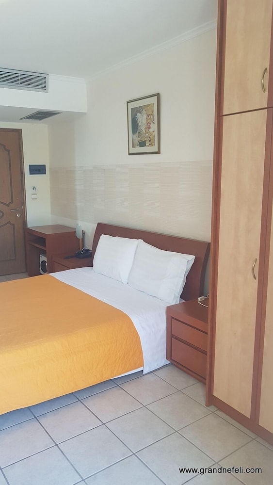 GRAND NEFELI HOTEL 15/50