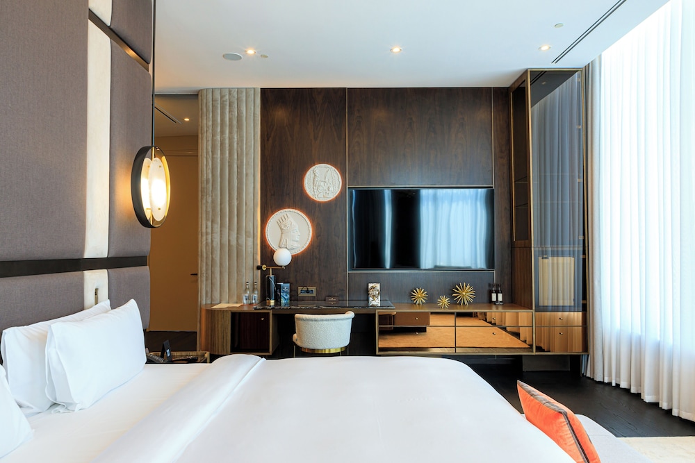 Seven Visions Resort & Places, The Dvin 21/70