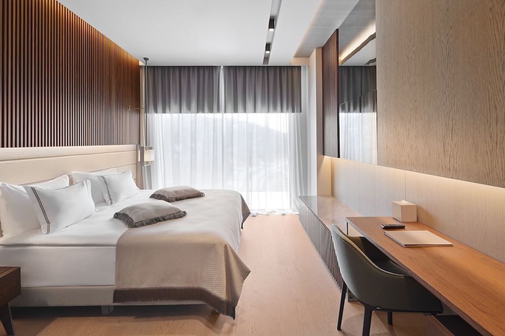 Superior, Queen Bed