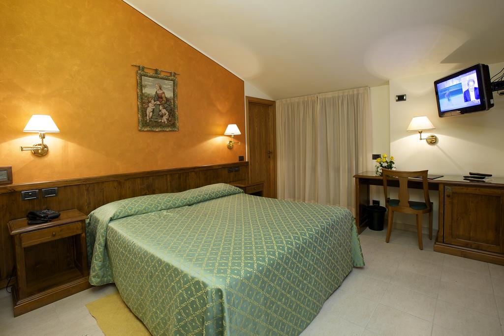 CAMPIGLIONE 9/41