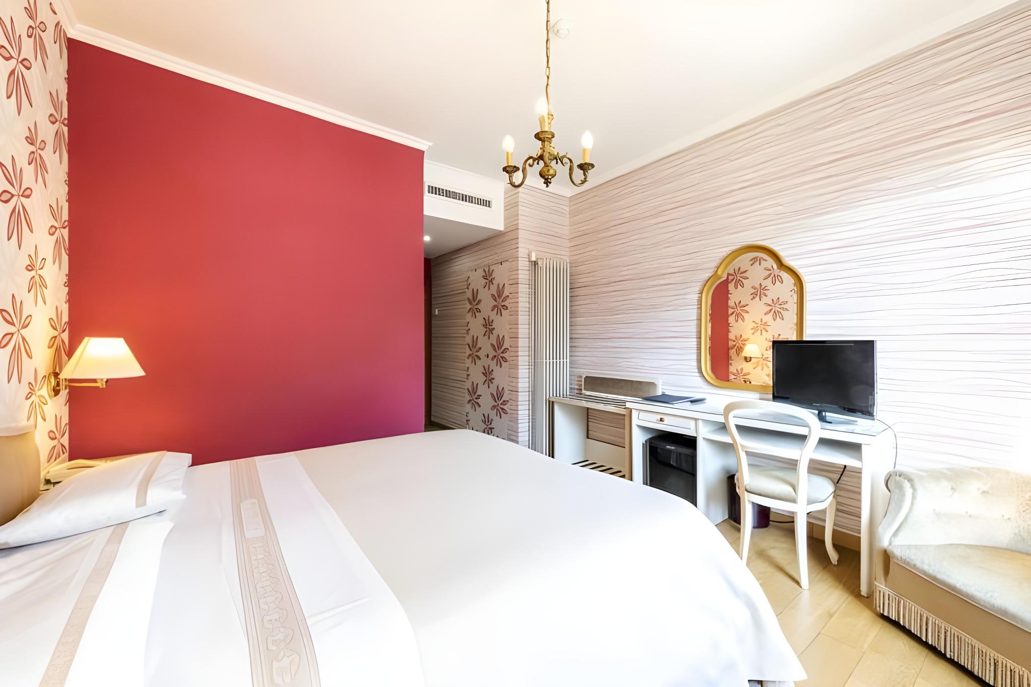 Classic, Double or Twin Bed, Square View
