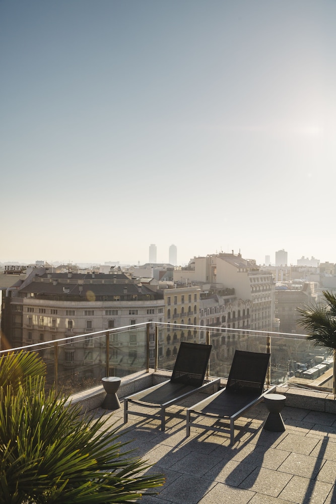 Suites Avenue 30/46